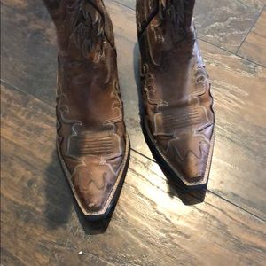 Women’s ariat boots